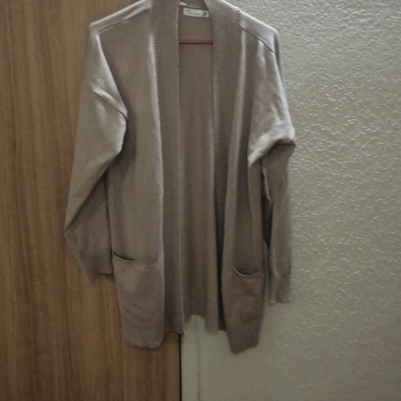 Too big - Picture 1 of 3